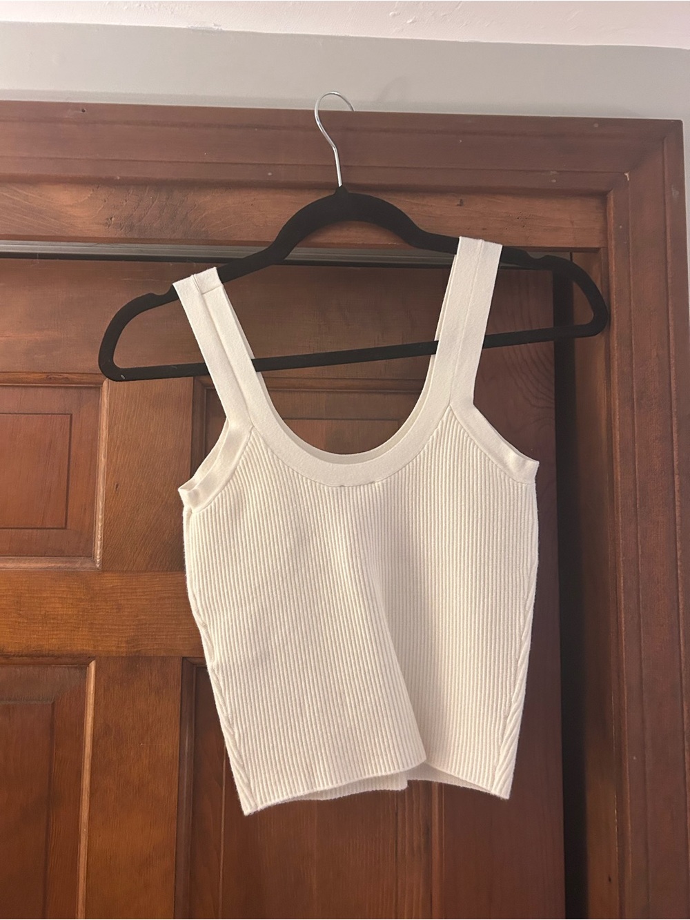 Abercrombie Women’s White Knit Tank - Picture 3 of 4